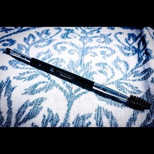 Anastasia Beverly Hills Brush #12
